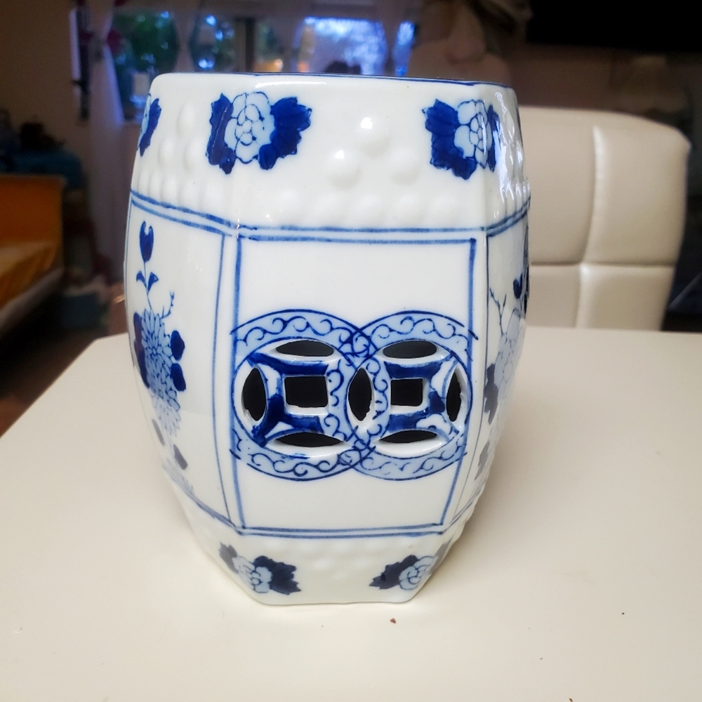Vintage Blue And White Asian Chinoiserie Mini 6" Tall Garden Stool Plant Stand
